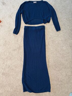 Olive & Oak Navy Knit Maxi Skirt